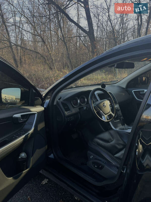 Внедорожник / Кроссовер Volvo XC60 2011 в Киеве