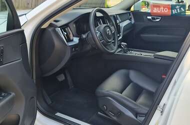 Внедорожник / Кроссовер Volvo XC60 2019 в 