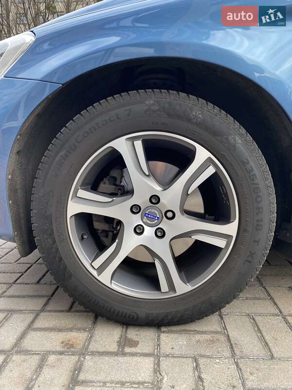 Внедорожник / Кроссовер Volvo XC60 2015 в Киеве