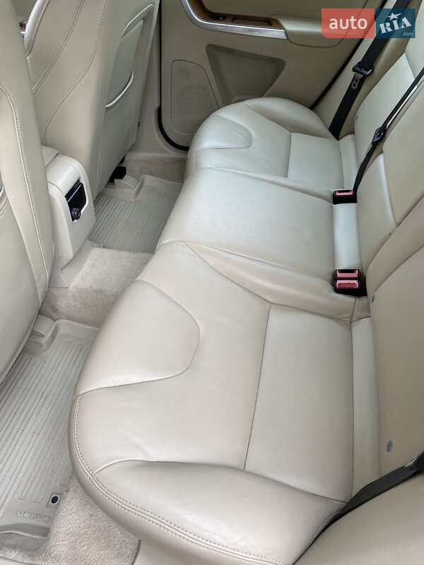 Внедорожник / Кроссовер Volvo XC60 2015 в Киеве