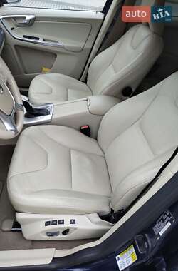 Внедорожник / Кроссовер Volvo XC60 2012 в 