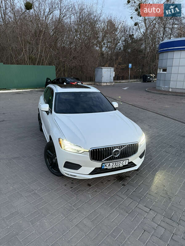 Внедорожник / Кроссовер Volvo XC60 2021 в Киеве