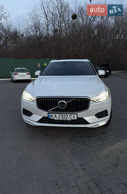 Внедорожник / Кроссовер Volvo XC60 2021 в 
