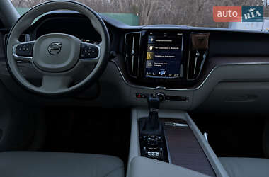 Внедорожник / Кроссовер Volvo XC60 2021 в 
