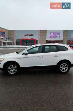 Внедорожник / Кроссовер Volvo XC60 2012 в 
