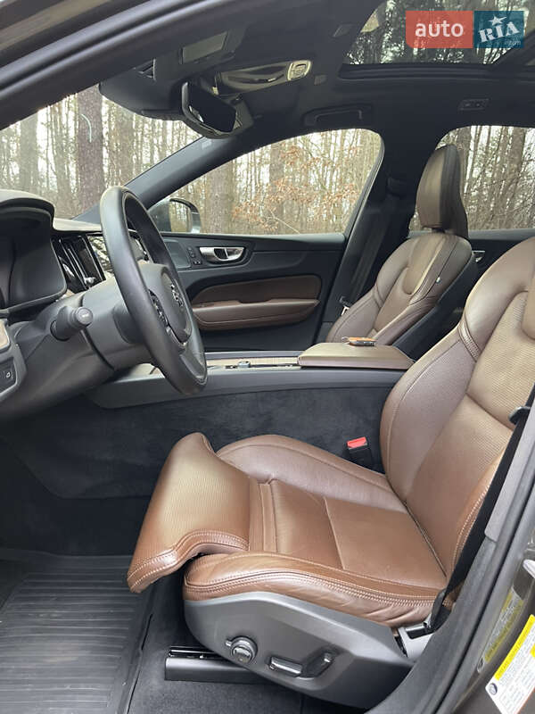 Внедорожник / Кроссовер Volvo XC60 2021 в Львове