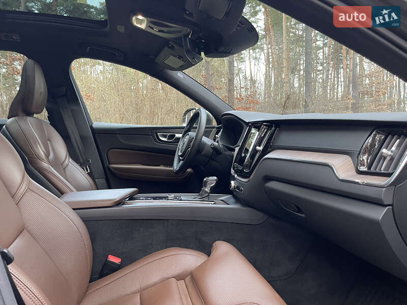 Внедорожник / Кроссовер Volvo XC60 2021 в Львове