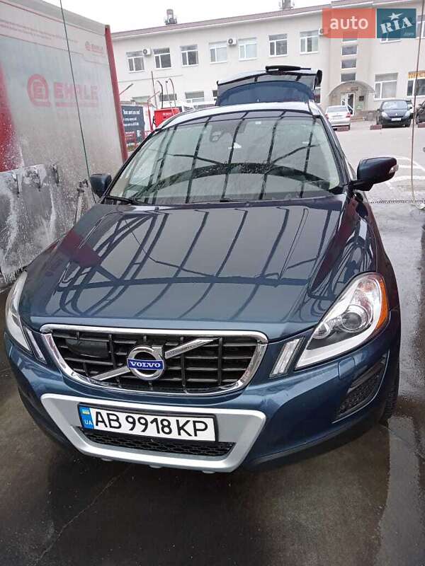 Внедорожник / Кроссовер Volvo XC60 2010 в 