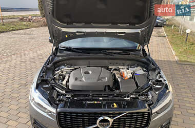 Внедорожник / Кроссовер Volvo XC60 2021 в 