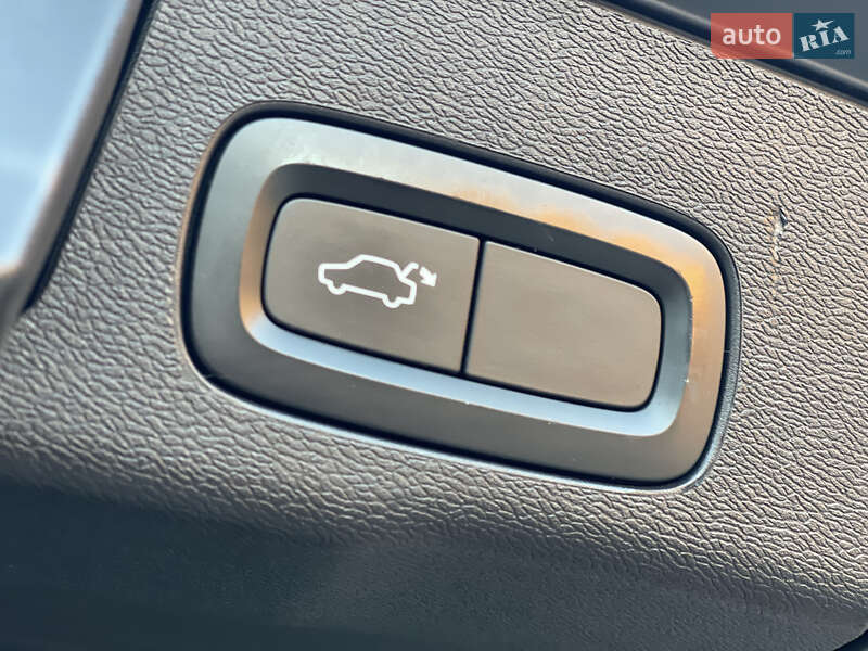 Внедорожник / Кроссовер Volvo XC60 2018 в Казатине