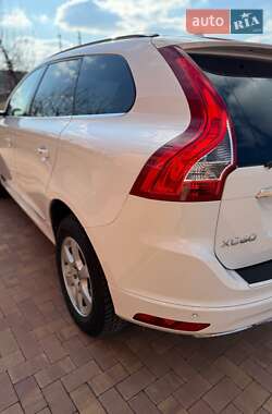 Внедорожник / Кроссовер Volvo XC60 2016 в Гайсине