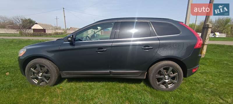 Внедорожник / Кроссовер Volvo XC60 2013 в Краснограде