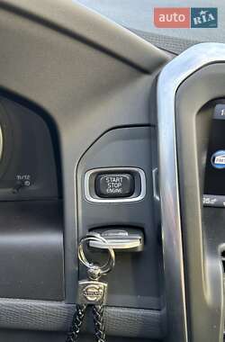 Внедорожник / Кроссовер Volvo XC60 2013 в 