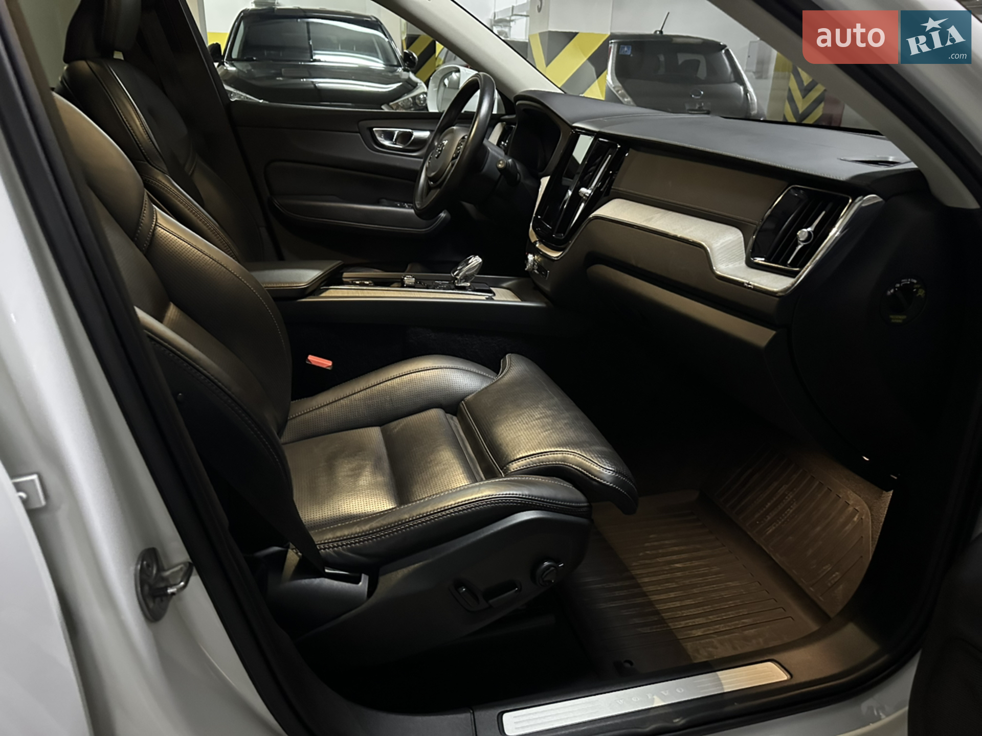 2022 Volvo XC60 - мініатюра 11