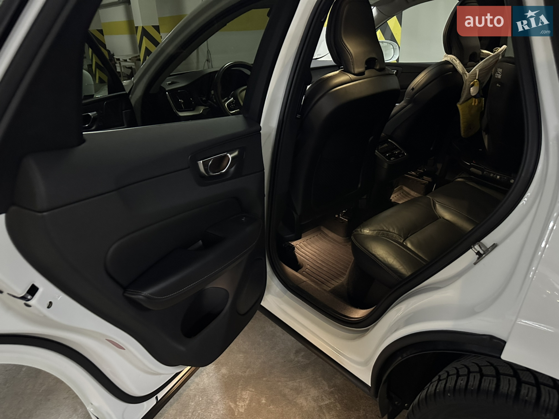 2022 Volvo XC60 - мініатюра 18