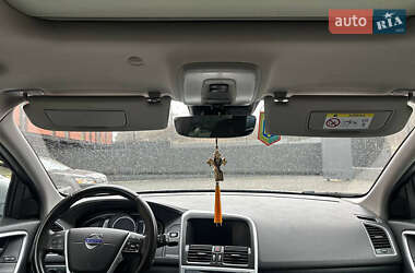 Внедорожник / Кроссовер Volvo XC60 2015 в 