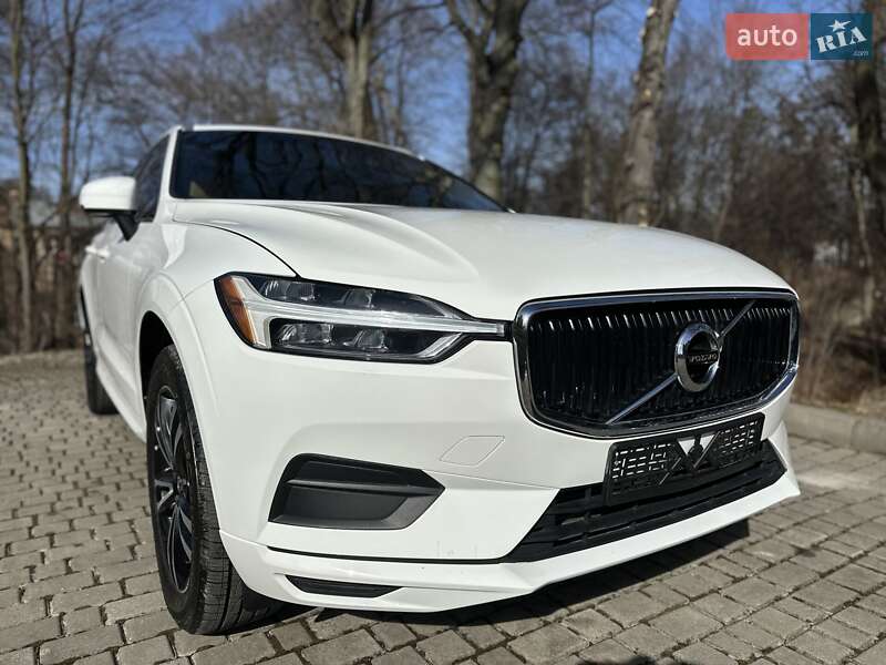 Внедорожник / Кроссовер Volvo XC60 2020 в 