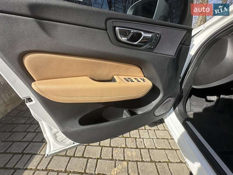 Внедорожник / Кроссовер Volvo XC60 2020 в Львове