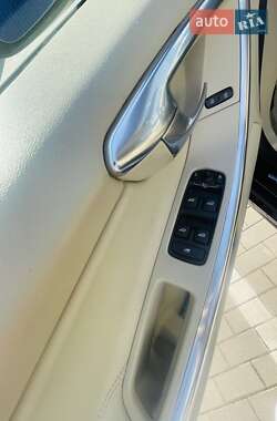 Внедорожник / Кроссовер Volvo XC60 2014 в 