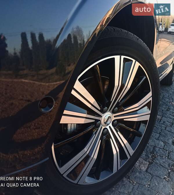 Внедорожник / Кроссовер Volvo XC60 2021 в Киеве