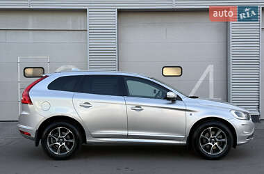 Внедорожник / Кроссовер Volvo XC60 2017 в 