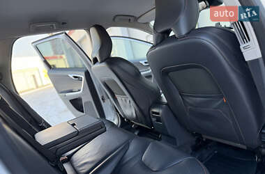 Внедорожник / Кроссовер Volvo XC60 2017 в 
