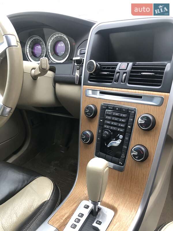 Внедорожник / Кроссовер Volvo XC60 2011 в Трускавце