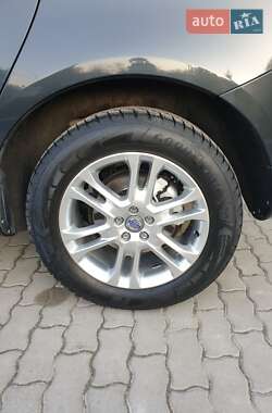 Внедорожник / Кроссовер Volvo XC60 2013 в 