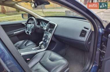 Внедорожник / Кроссовер Volvo XC60 2013 в 
