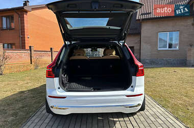 Внедорожник / Кроссовер Volvo XC60 2023 в 
