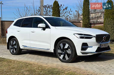 Внедорожник / Кроссовер Volvo XC60 2023 в 