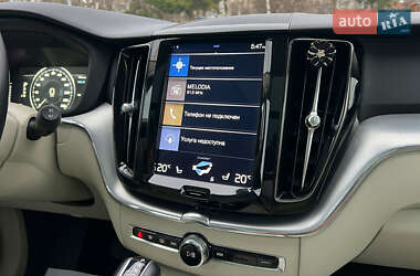 Позашляховик / Кросовер Volvo XC60 2019 в 