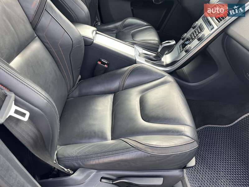 Позашляховик / Кросовер Volvo XC60 2015 в Києві