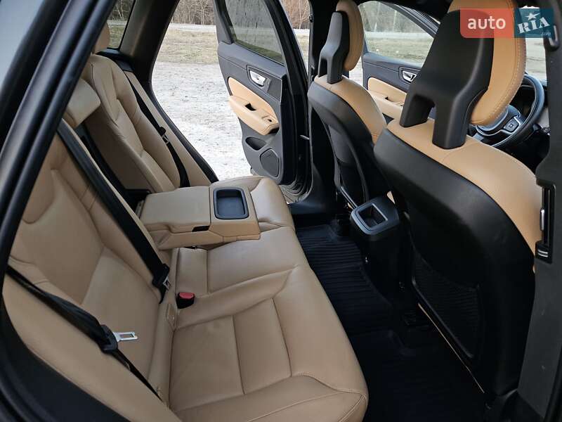 Внедорожник / Кроссовер Volvo XC60 2018 в Бучаче