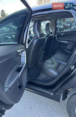 Внедорожник / Кроссовер Volvo XC60 2014 в 