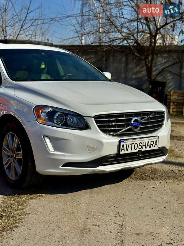 Внедорожник / Кроссовер Volvo XC60 2016 в Киеве