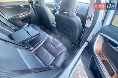 Внедорожник / Кроссовер Volvo XC60 2016 в 