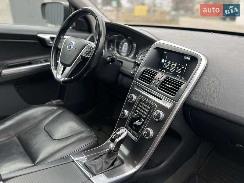 Позашляховик / Кросовер Volvo XC60 2015 в Рівному