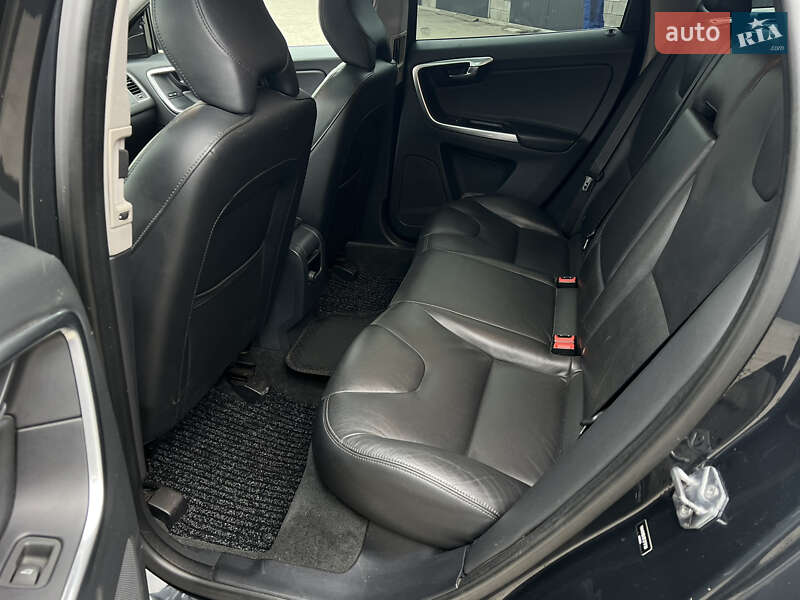 Позашляховик / Кросовер Volvo XC60 2015 в Рівному
