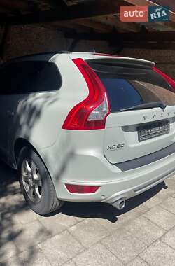 Внедорожник / Кроссовер Volvo XC60 2010 в 