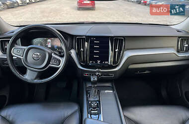 Внедорожник / Кроссовер Volvo XC60 2017 в 