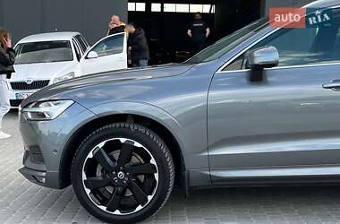 Внедорожник / Кроссовер Volvo XC60 2017 в 