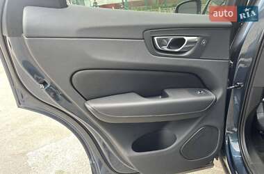 Внедорожник / Кроссовер Volvo XC60 2021 в 