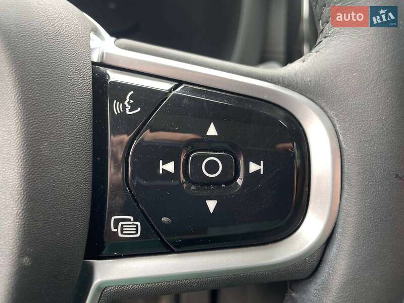 Внедорожник / Кроссовер Volvo XC60 2021 в Киеве