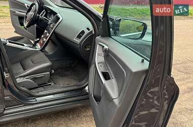 Внедорожник / Кроссовер Volvo XC60 2015 в 