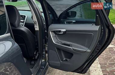 Внедорожник / Кроссовер Volvo XC60 2015 в 
