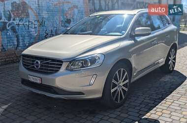 Внедорожник / Кроссовер Volvo XC60 2017 в 