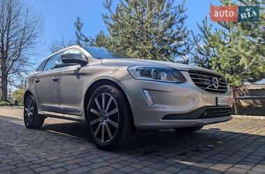 Внедорожник / Кроссовер Volvo XC60 2017 в 