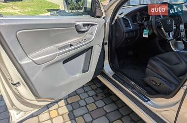 Внедорожник / Кроссовер Volvo XC60 2017 в 