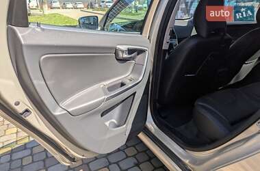 Внедорожник / Кроссовер Volvo XC60 2017 в 